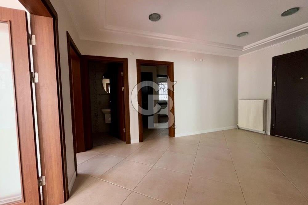 Yalı Parselinde Deniz Manzaralı 4+1 Bahçe Katı