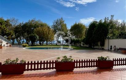 Yalı Parselinde Deniz Manzaralı 4+1 Bahçe Katı
