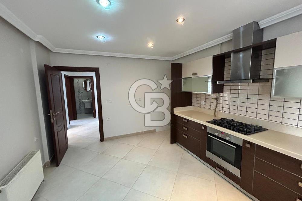 Yalı Parselinde Deniz Manzaralı 4+1 Bahçe Katı
