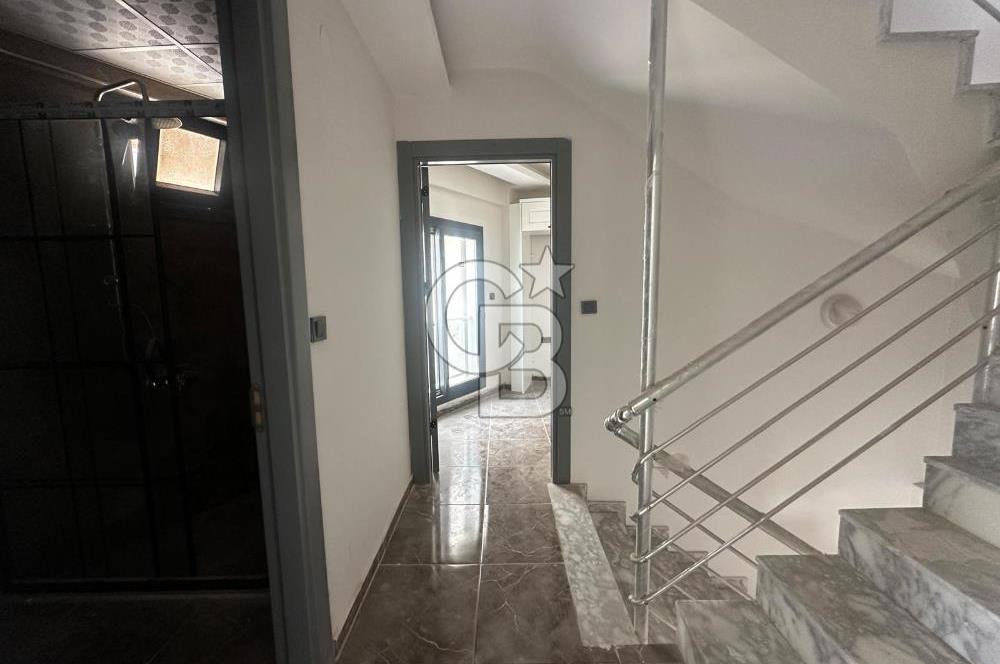 Çarşı Merkezinde Satılık Triplex 3+1 Tek Müstakil Ev