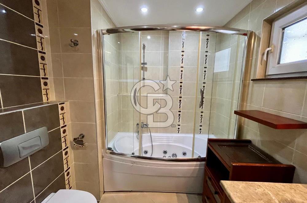 Yalı Parselinde Deniz Manzaralı 4+1 Bahçe Katı
