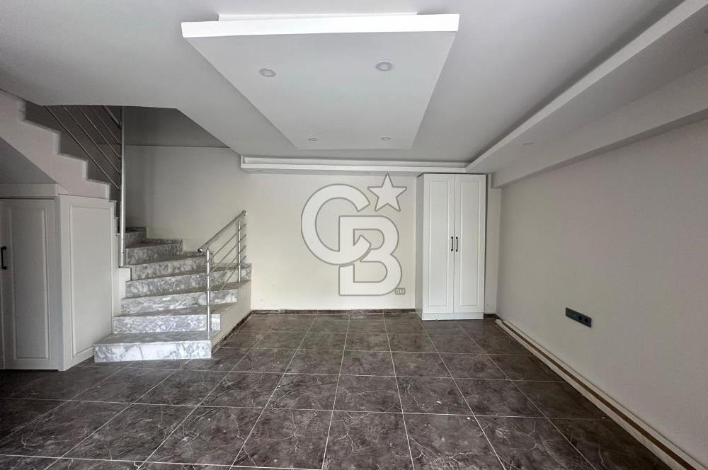 Çarşı Merkezinde Satılık Triplex 3+1 Tek Müstakil Ev