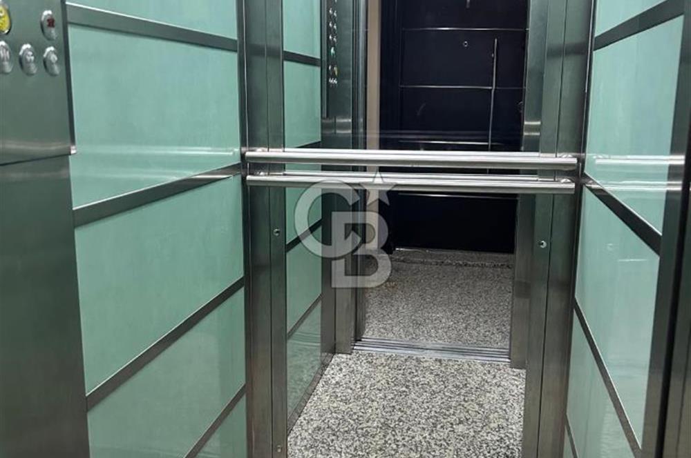 Yalı Parselinde Deniz Manzaralı 4+1 Bahçe Katı