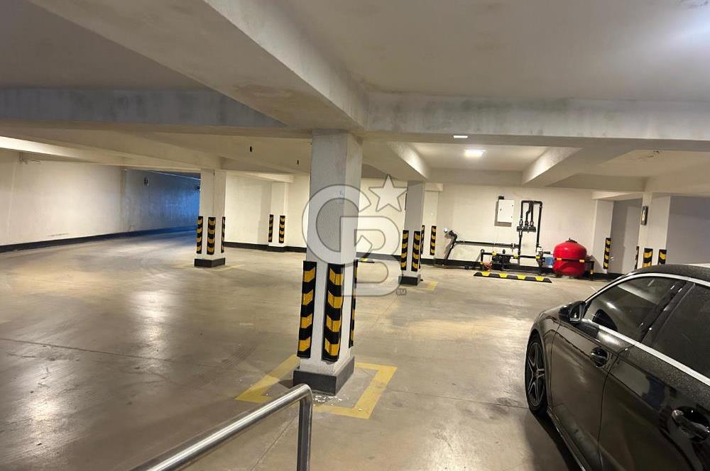 Yalı Parselinde Deniz Manzaralı 4+1 Bahçe Katı