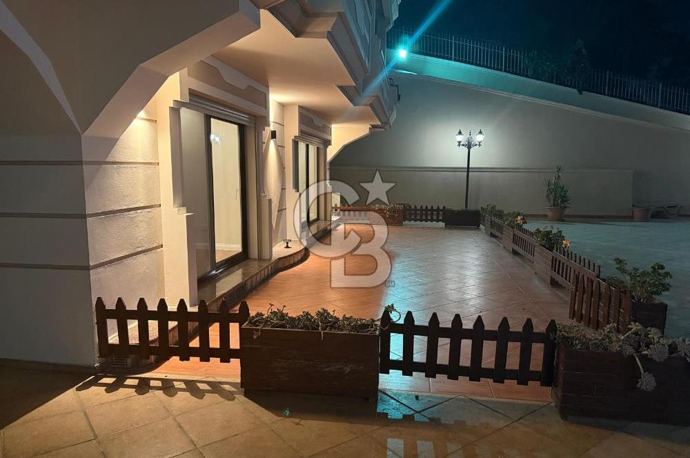 Yalı Parselinde Deniz Manzaralı 4+1 Bahçe Katı