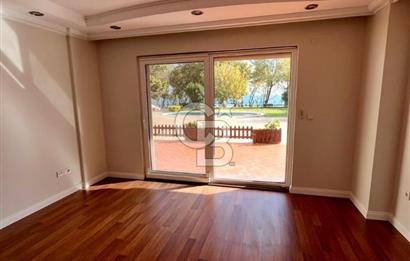 Yalı Parselinde Deniz Manzaralı 4+1 Bahçe Katı