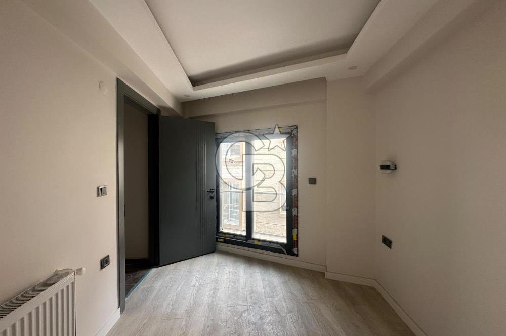 Çarşı Merkezinde Satılık Triplex 3+1 Tek Müstakil Ev