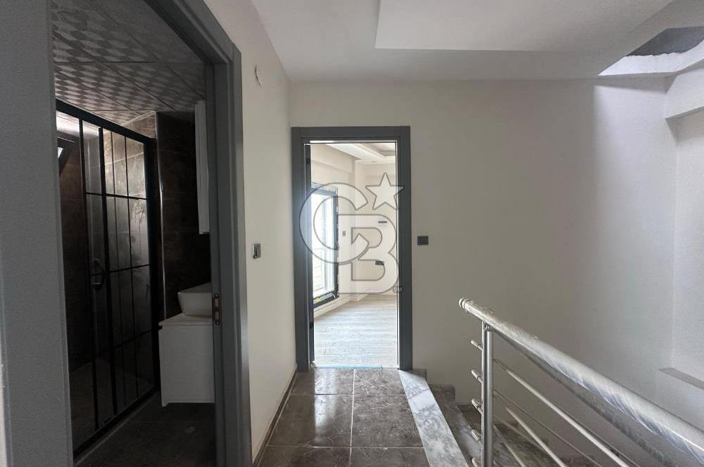 Çarşı Merkezinde Satılık Triplex 3+1 Tek Müstakil Ev