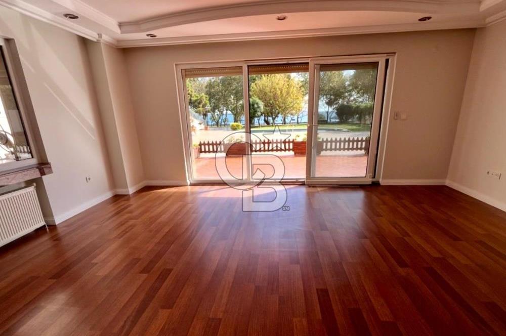 Yalı Parselinde Deniz Manzaralı 4+1 Bahçe Katı