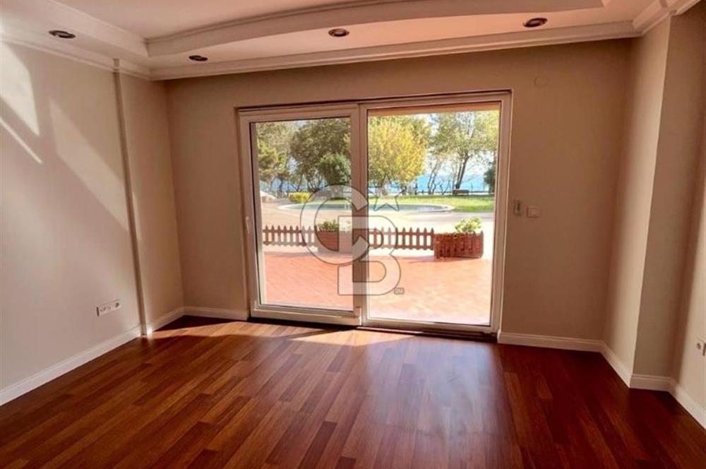 Yalı Parselinde Deniz Manzaralı 4+1 Bahçe Katı