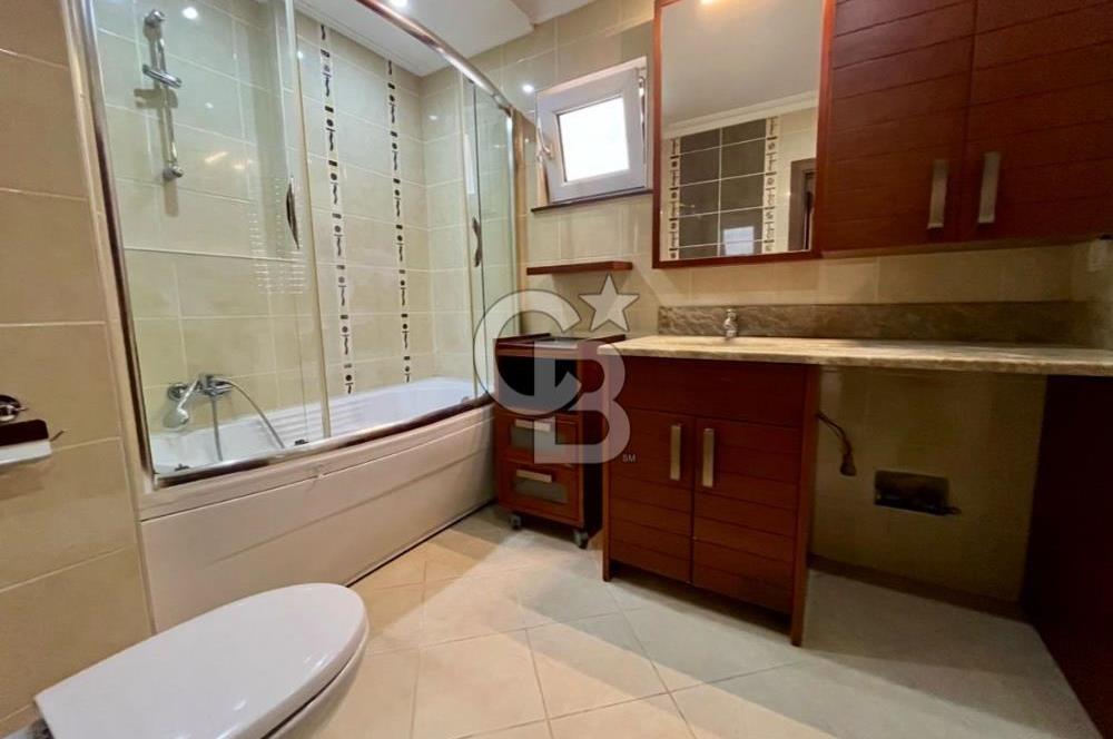 Yalı Parselinde Deniz Manzaralı 4+1 Bahçe Katı