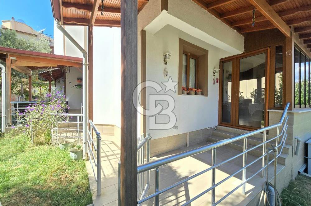 Burhaniye Pelitköy'de Satılık 4+1 Doğalgazlı İkiz Villa