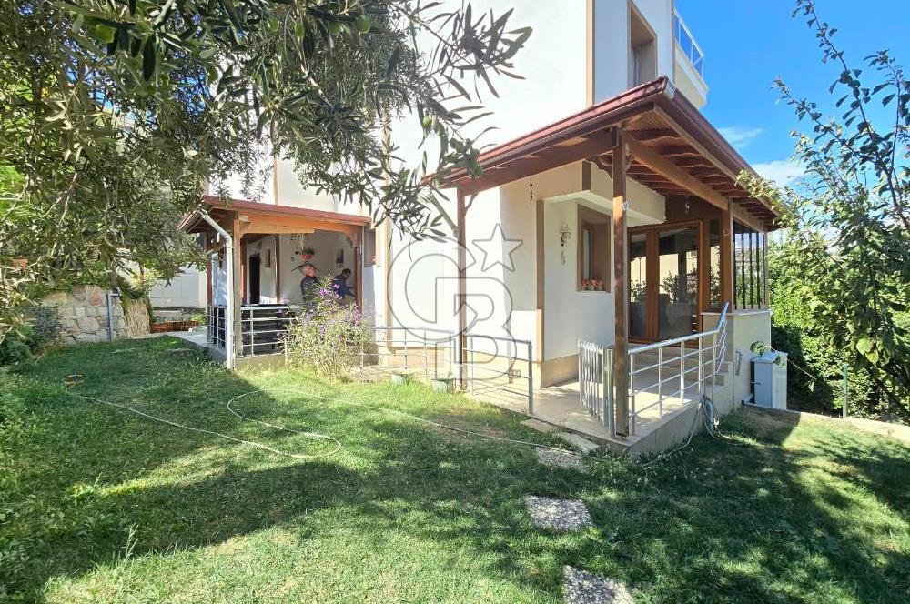 Burhaniye Pelitköy'de Satılık 4+1 Doğalgazlı İkiz Villa