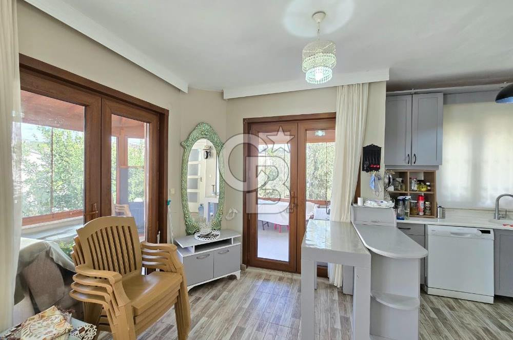 Burhaniye Pelitköy'de Satılık 4+1 Doğalgazlı İkiz Villa