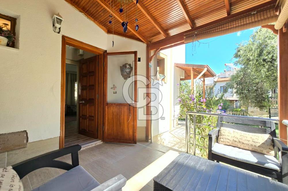 Burhaniye Pelitköy'de Satılık 4+1 Doğalgazlı İkiz Villa