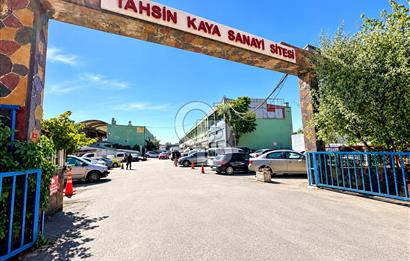 KARTAL TAHSiN KAYA SANAYİ SİTESİNDE TOPLAM 130 M² 2 AYRI DÜKKAN