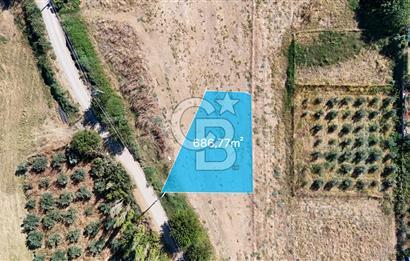 Salihli Caferbey'de 686 m² Villa İmarlı Satılık Köşe Arsa