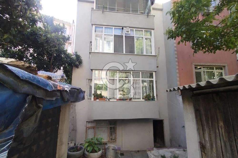 FATİH SÜMBÜL EFENDİ MAHALLESİ SATILIK 1+1 BAHÇE KATI