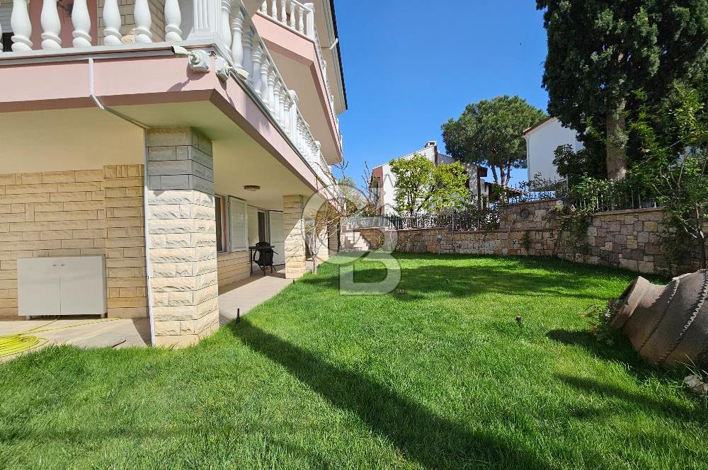 Cunda Mithatpaşa Mahallesi Denize 100m Kiralık Bahçe Katı Villa