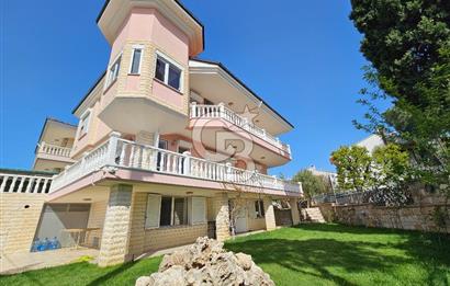 Cunda Mithatpaşa Mahallesi Denize 100m Kiralık Bahçe Katı Villa