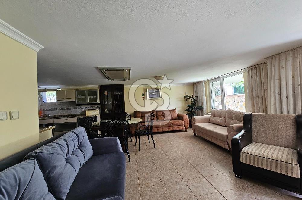 Cunda Mithatpaşa Mahallesi Denize 100m Kiralık Bahçe Katı Villa