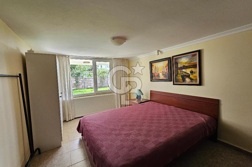Cunda Mithatpaşa Mahallesi Denize 100m Kiralık Bahçe Katı Villa