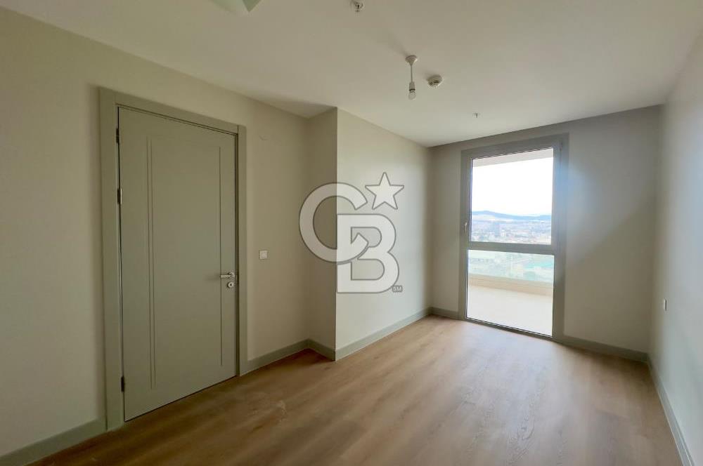 MEGAPOL İZMİR'DE 17. KATTA KDV AVANTAJLI SATILIK 1+1 BOŞ DAİRE!