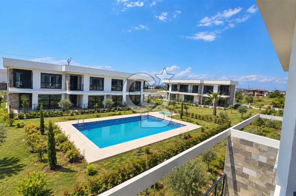 Ayvalık Altınova Havuzlu Site İçinde Satılık 2+1 Villa