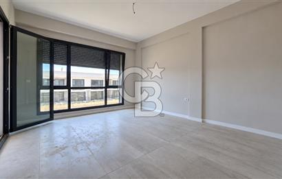 Ayvalık Altınova Havuzlu Site İçi Köşe Konum Satılık 2+1 Villa
