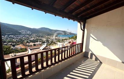 Bodrum Torba Satılık Tripleks Deniz Manzaralı Çift Daireli Villa