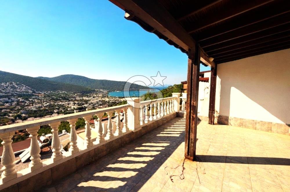 Bodrum Torba Satılık Tripleks Deniz Manzaralı Çift Daireli Villa