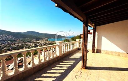 Bodrum Torba Satılık Tripleks Deniz Manzaralı Çift Daireli Villa