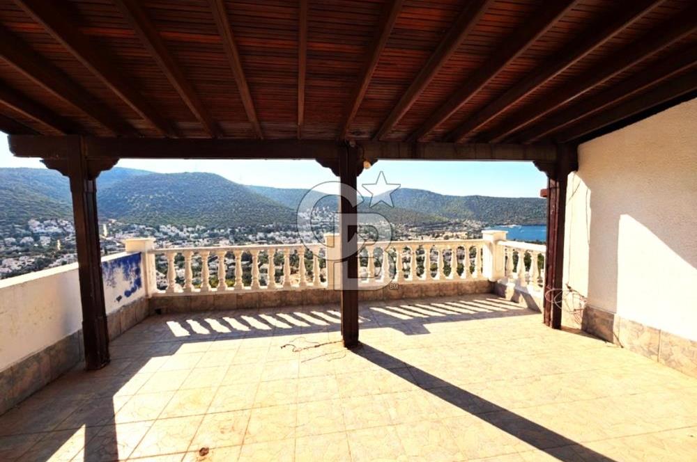 Bodrum Torba Satılık Tripleks Deniz Manzaralı Çift Daireli Villa