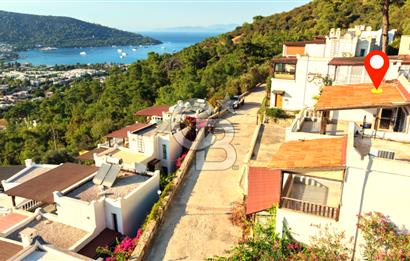 Bodrum Torba Satılık Tripleks Deniz Manzaralı Çift Daireli Villa