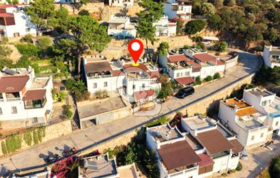 Bodrum Torba Satılık Tripleks Deniz Manzaralı Çift Daireli Villa