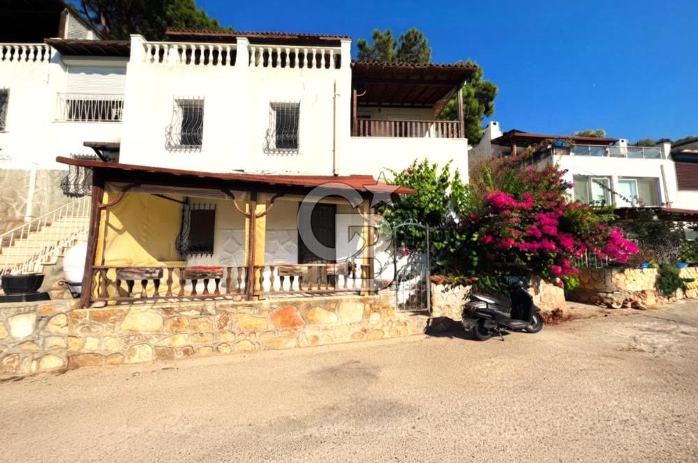 Bodrum Torba Satılık Tripleks Deniz Manzaralı Çift Daireli Villa