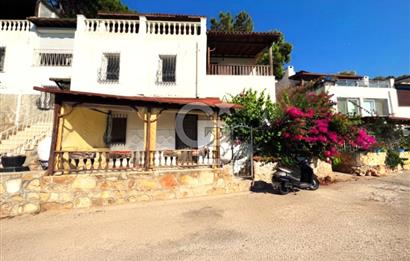 Bodrum Torba Satılık Tripleks Deniz Manzaralı Çift Daireli Villa