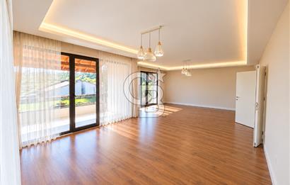 Mudanya Çağrışan'da Merkezi Konumda Geniş Bahçeli 5+1 Villa