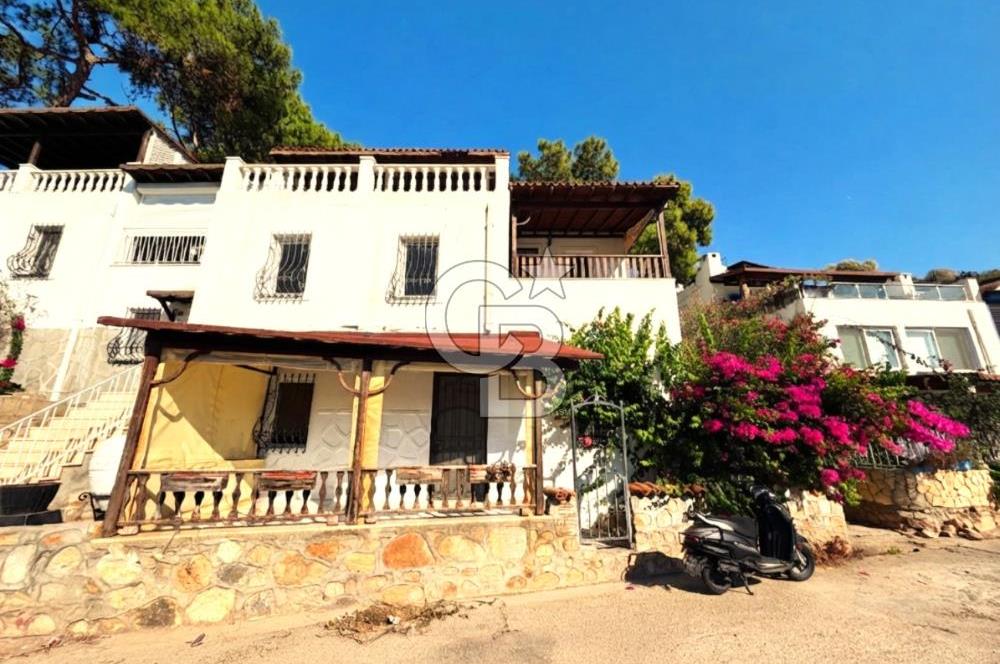 Bodrum Torba Satılık Tripleks Deniz Manzaralı Çift Daireli Villa