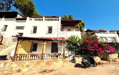 Bodrum Torba Satılık Tripleks Deniz Manzaralı Çift Daireli Villa