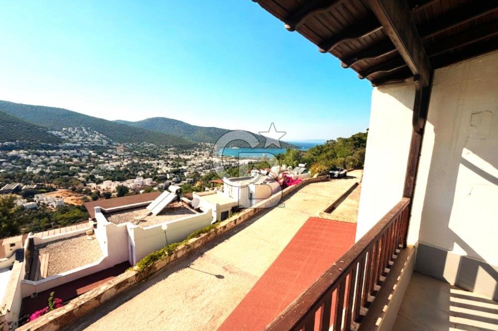 Bodrum Torba Satılık Tripleks Deniz Manzaralı Çift Daireli Villa