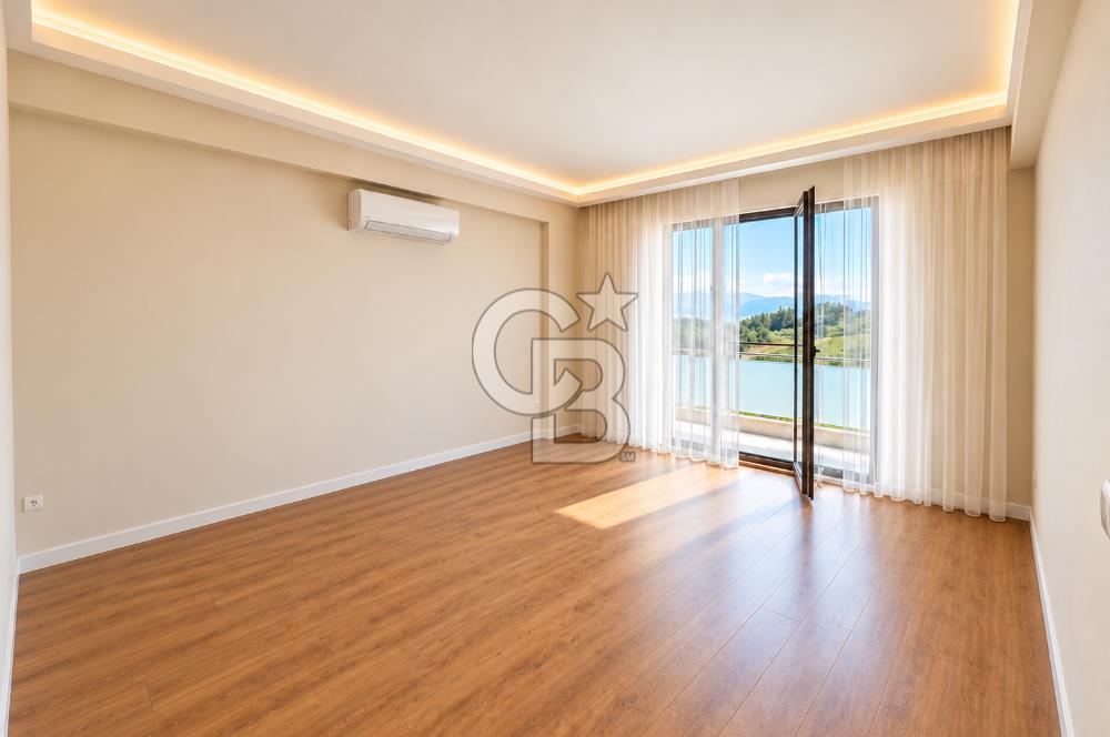 Mudanya Çağrışan'da Merkezi Konumda Geniş Bahçeli 5+1 Villa