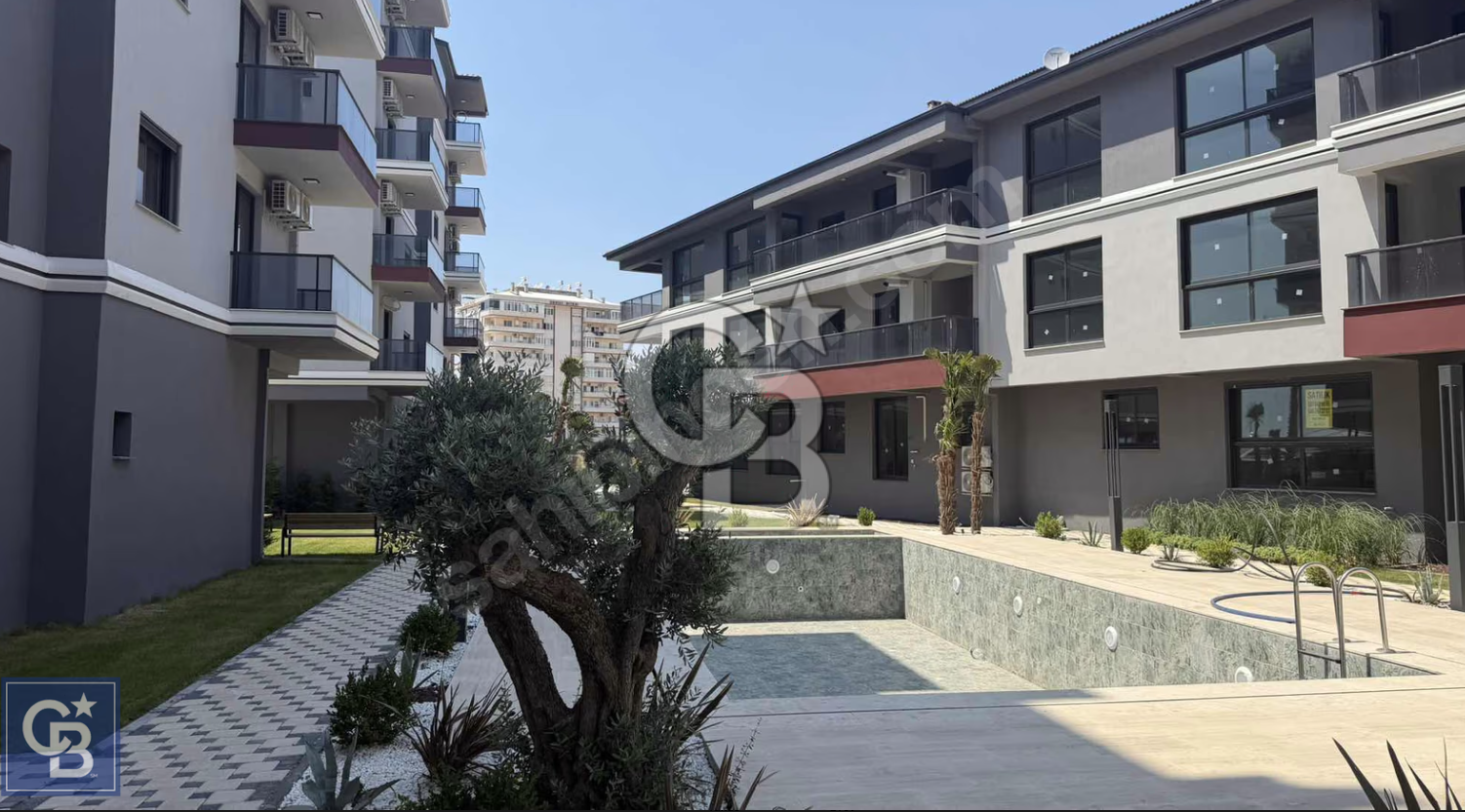 Torbalı Havuzlu Çiçek Park Sitesi'nde 3+1 Satılık Daire