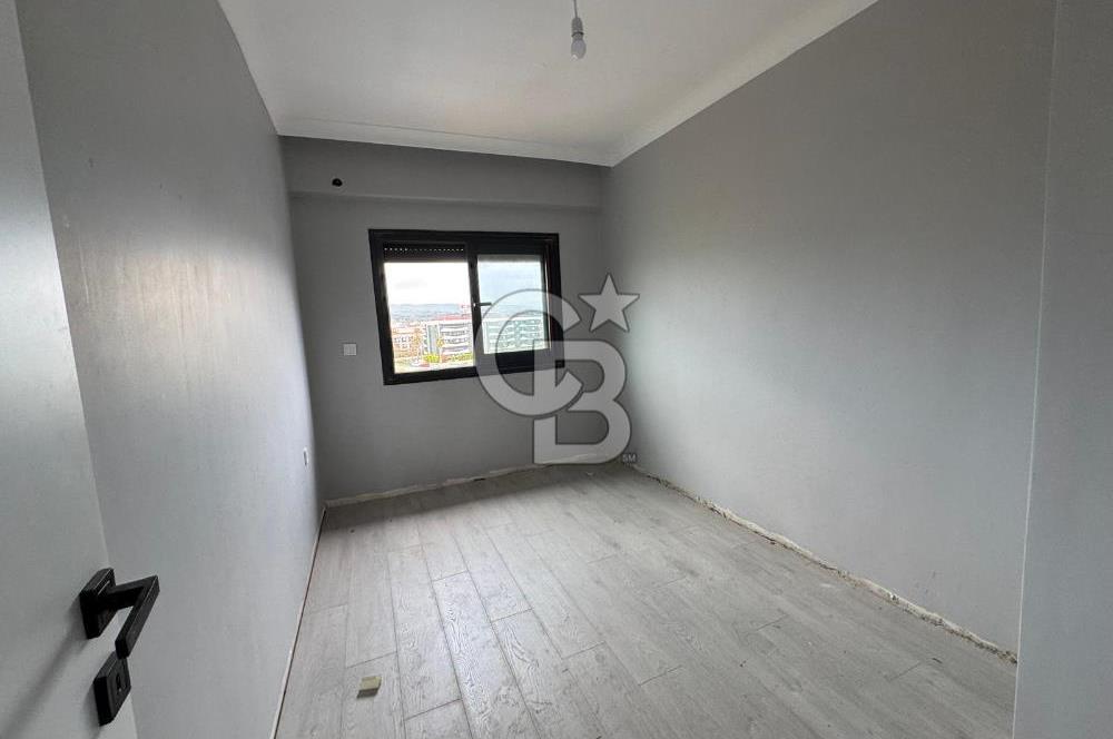 Torbalı Çiçek Park Sitesi'nde Cadde Üzeri Lüks 3+1 Satılık Daire