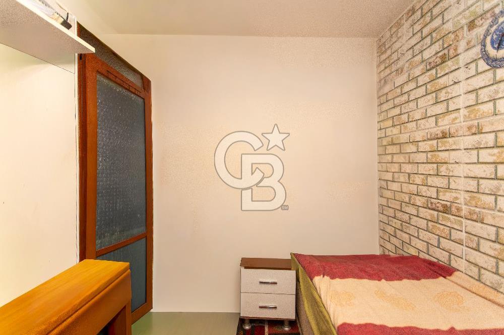 Foça Atatürk Mah. Satılık 2+1 Bahçe Katı Daire