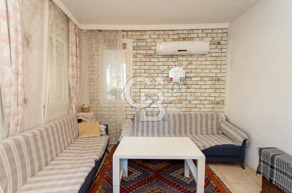 Foça Atatürk Mah. Satılık 2+1 Bahçe Katı Daire