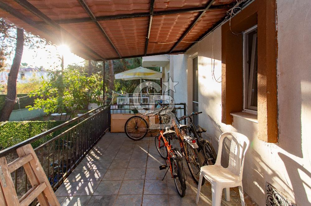 Foça Atatürk Mah. Satılık 2+1 Bahçe Katı Daire