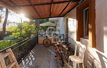Foça Atatürk Mah. Satılık 2+1 Bahçe Katı Daire