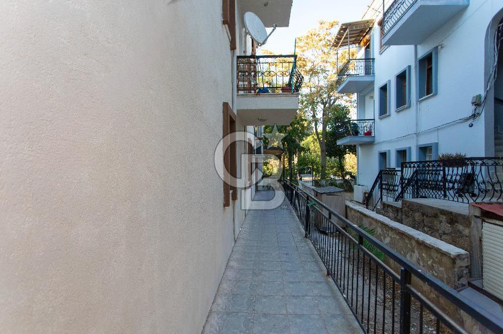 Foça Atatürk Mah. Satılık 2+1 Bahçe Katı Daire