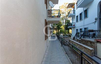 Foça Atatürk Mah. Satılık 2+1 Bahçe Katı Daire